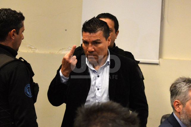 Baldomir hizo gestos amenazantes a la prensa durante el juicio.