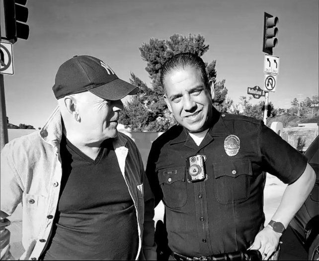Reapareció Bruce Willis agradeciendo a policías de Los Ángeles