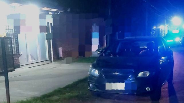 Homicidio en Fray Luis Beltrán: lo emboscan cuando llegaba a su casa y le disparan en la cabeza