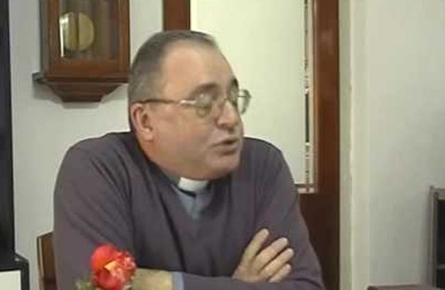 Un sacerdote hace un escándalo para defender a un médico imputado de abusos sexuales a menores