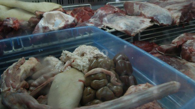 Allanan frigoríficos de Berazategui por las muertes por consumo de carne contaminada