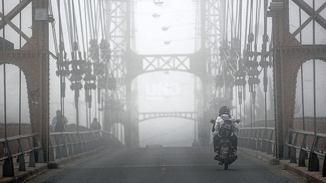 Niebla en la ciudad de Santa Fe