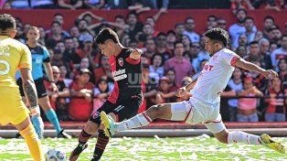 Unión conservó su invicto y se trae desde Rosario un empate muy valioso ante Newells