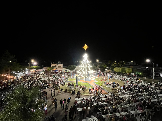 La comunidad de Chovet celebró una nueva edición de la fiesta del Arboolito ante una multitud. Este año el pueblo celebra sus cien años.