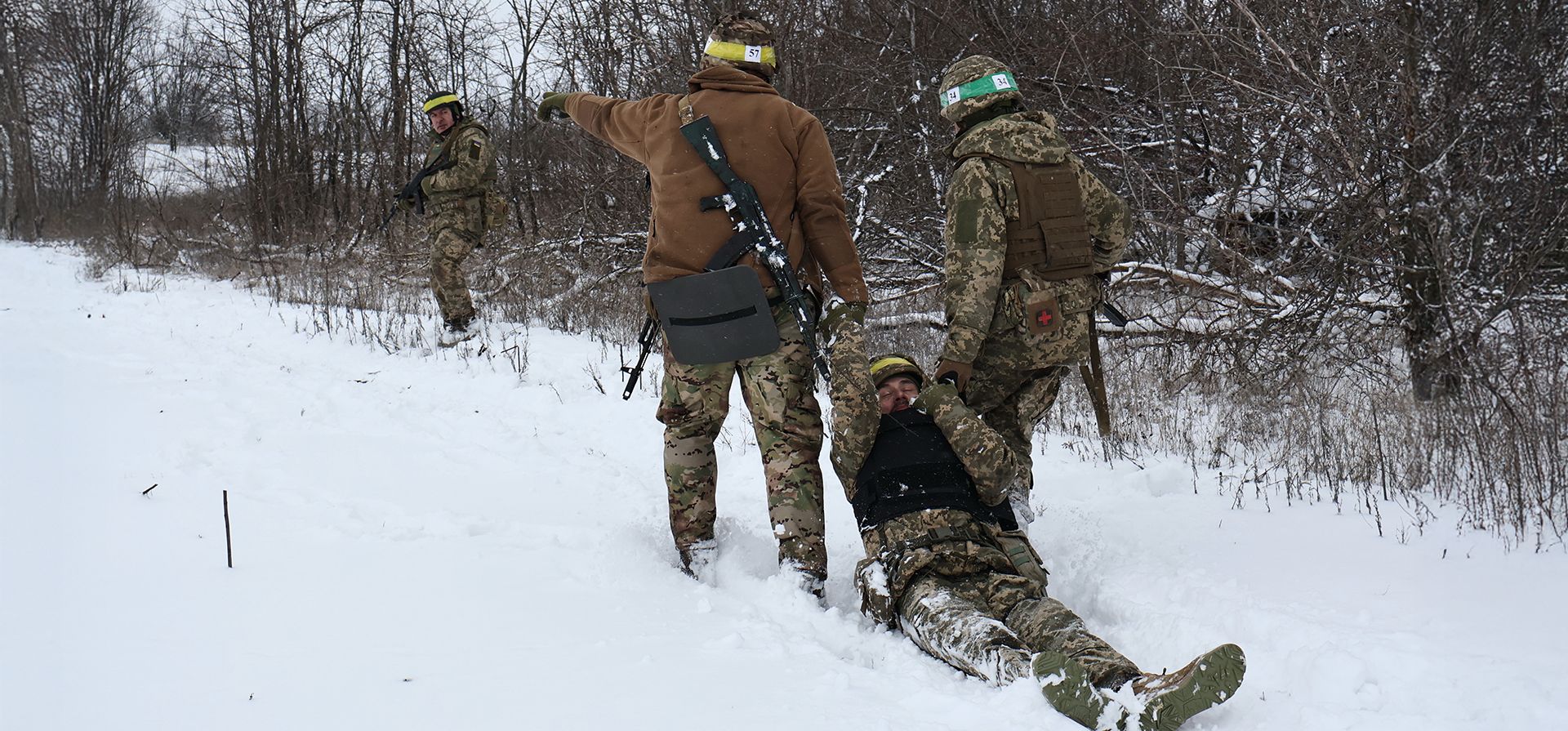 Reclutas participan en ejercicios militares en un centro de entrenamiento en la región de Zaporiyia, Ucrania, el 29 de diciembre de 2025. (Andriy Andriyenko/Servicio de prensa de la 65ta Brigada Mecanizada del ejército de Ucrania vía AP) Reclutas participan en ejercicios militares en un centro de entrenamiento en la región de Zaporiyia, Ucrania, el 29 de diciembre de 2025. (Andriy Andriyenko/Servicio de prensa de la 65ta Brigada Mecanizada del ejército de Ucrania vía AP)