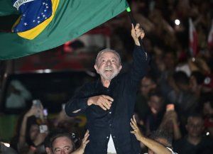 Brasil: Lula da Silva ganó un histórico balotaje a Flavio Bolsonaro y asumirá un cuarto mandato