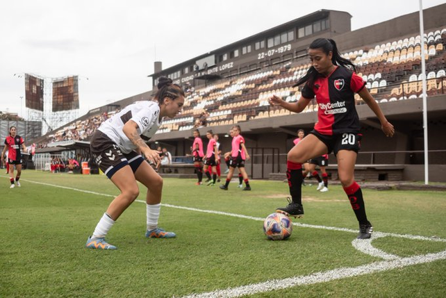 Las rojinegras se trajeron un valioso punto de la cancha de Platense.