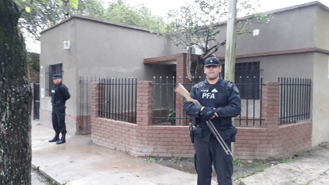 Hubo 12 allanamientos con secuestro de drogas y mercadería de contrabando