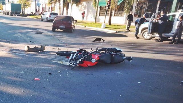 El motociclista chocado en Concordia sufrió graves lesiones.