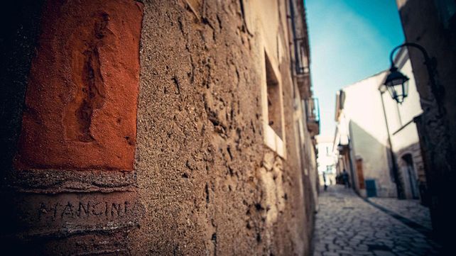 Imágenes de un pueblo fantasma de Italia abandonado tras un terremoto hace 35 años