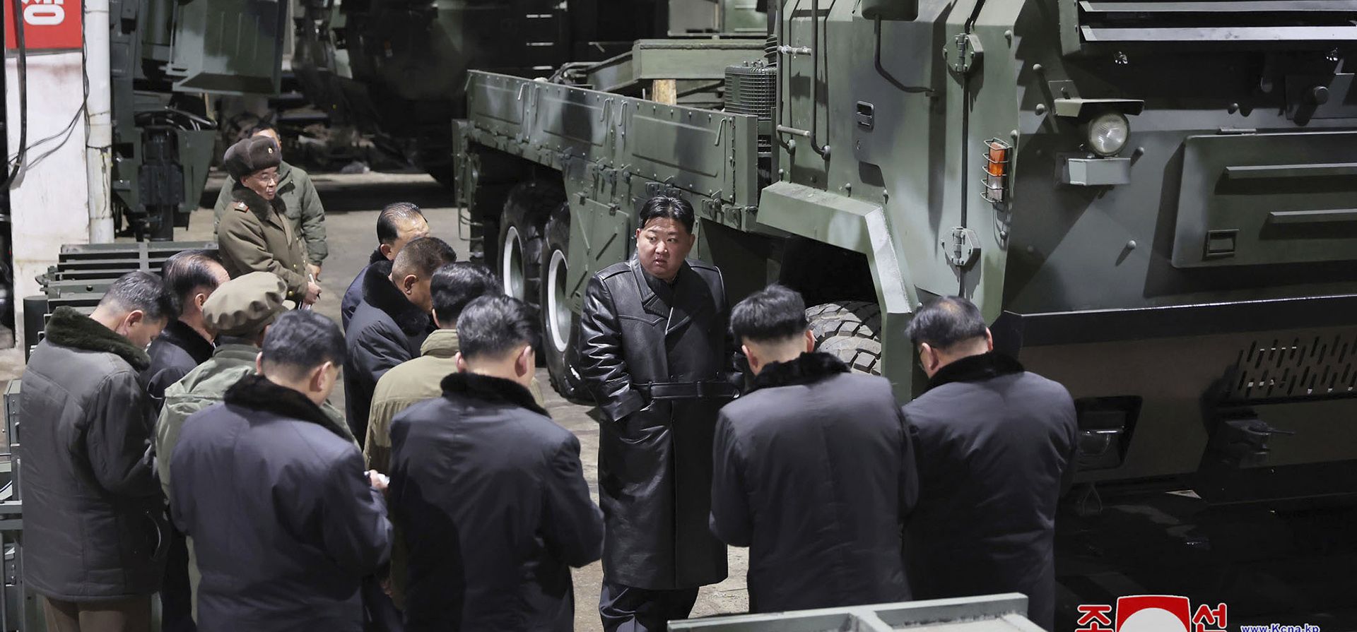 El líder norcoreano, Kim Jong Un, visita una fábrica de municiones. (Agencia Central de Noticias de Corea/Korea News Service vía AP) El líder norcoreano, Kim Jong Un, visita una fábrica de municiones. (Agencia Central de Noticias de Corea/Korea News Service vía AP)