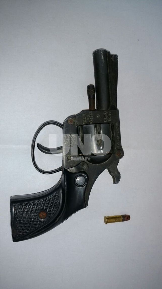 Clientes de un supermercado apresaron un delincuente en medio de un asalto