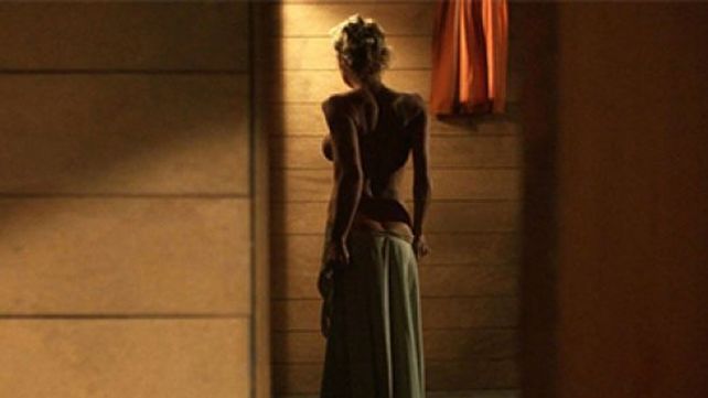 A los 49 años protagonizó un desnudo caliente para una película A los 49 años protagonizó un desnudo caliente para una película