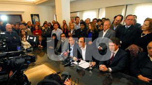 En Santa Fe impera la democracia y mandan sus instituciones