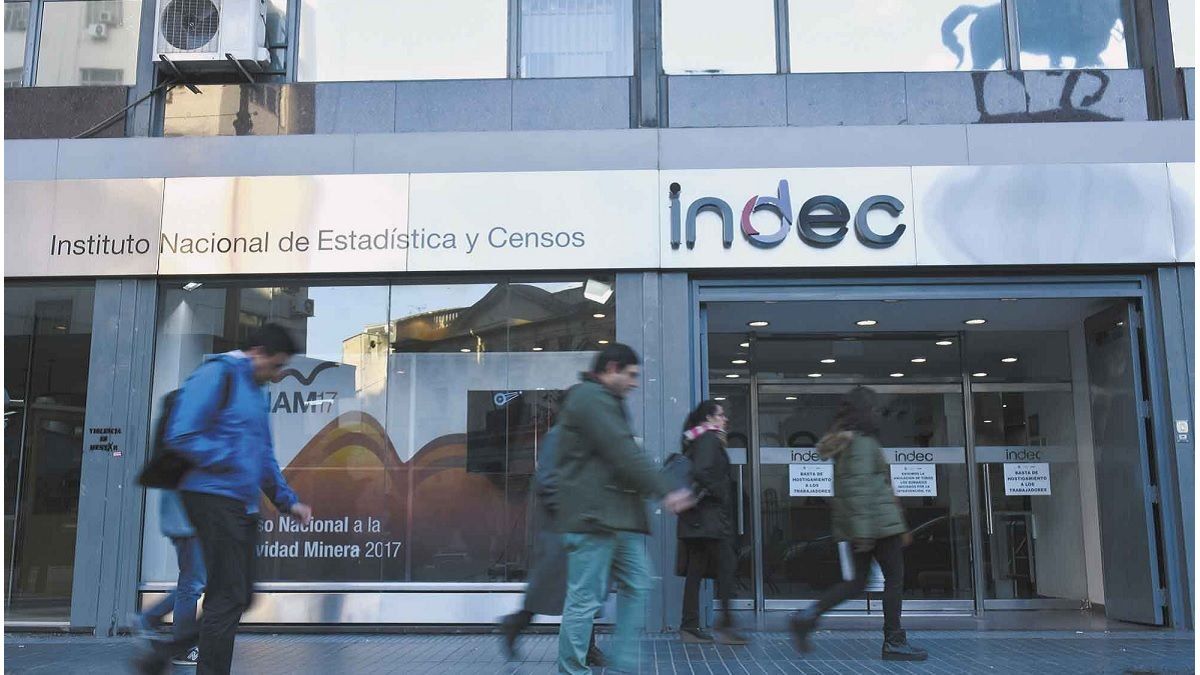 Indec informó cuánto necesita una familia para no ser pobre