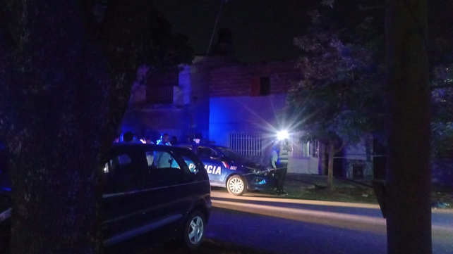 Detuvieron a cuatro sospechosos por el doble crimen del taxi en barrio Tablada