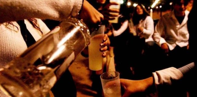 El consumo de alcohol entre adolescentes aumentó un 100%