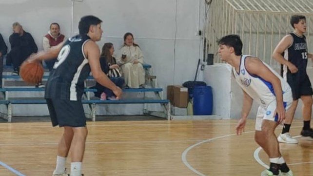 Torneo Oficial Liga Próximo: ganaron todos los anfitriones en el debut
