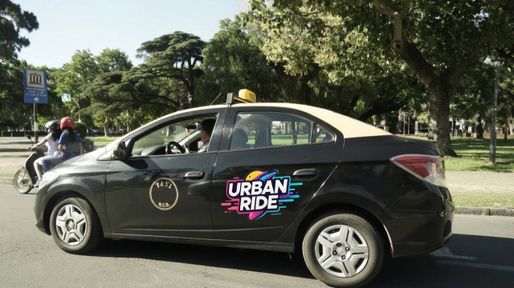 Rosario: avanza el proyecto para permitir publicidad en taxis y suma apoyo clave de los dueños