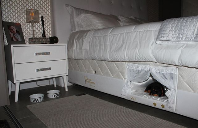 Una novedosa cama incluye un lugar especial para poder dormir con las mascotas