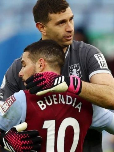 Dibu Martínez y Emiliano Buendía van por la Europa League