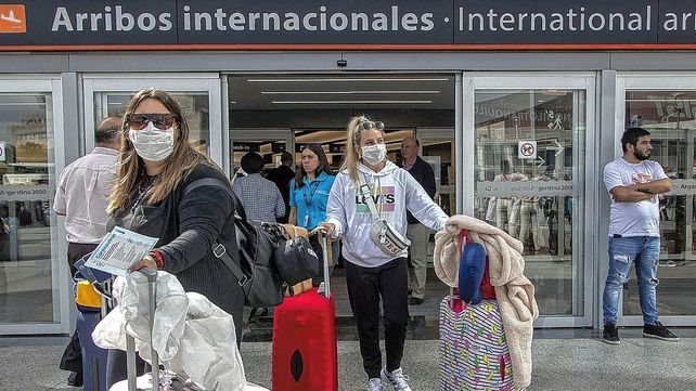 Se reducen los requisitos en las fronteras para ingresar