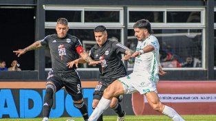 Sarmiento recibe a Deportivo Riestra.