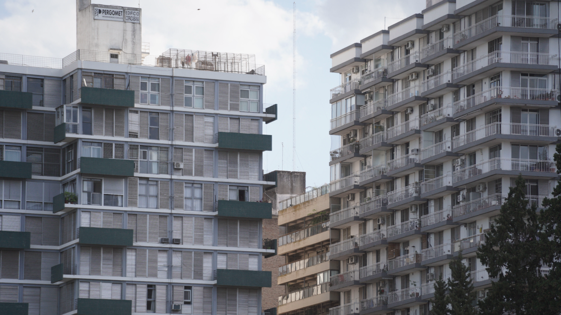 Ayuda a inquilinos. Para postularse a Llave, los interesados deben ingresar a www.santafe.gob.ar/ms/llave/, completar el formulario y la carta de intención avalada por la inmobiliaria que llevará adelante la operación.