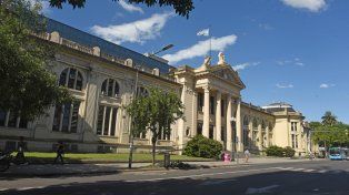 Fachada de la Facultad de Cs. Médicas de la UNR, institución que recibe a la mayoría de los estudiantes extranjeros de la ciudad.&nbsp;