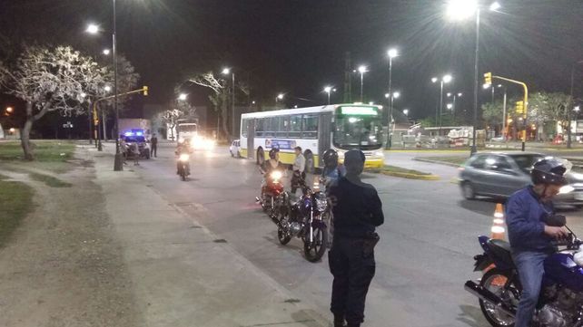 Le secuestraron una cuchilla de 20 centímetros a un pasajero de un colectivo de la Línea 5 Le secuestraron una cuchilla de 20 centímetros a un pasajero de un colectivo de la Línea 5