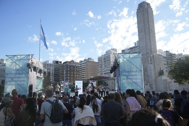 La Fiesta Nacional del Helado Artesanal se realizó en el Parque Nacional a la Bandera y sumó unos 65 mil asistentes.