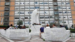 El papa Francisco sigue internado en el Policlínico Gemelli de Roma