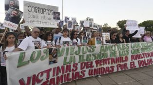 Fentanilo contaminado: bronca de las familias de Rosario por la ausencia de Lugones en Diputados