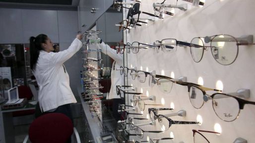 Ópticas de Rosario, en alerta por atrasos de Pami: Lo nuestro es apoyo social a los jubilados