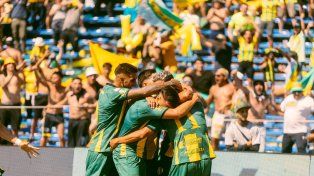 Aldosivi pegó primero en el Gigante ante San Martín de Tucumán.