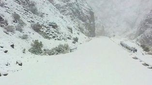 Nevadas y viento blanco cortan rutas en  Catamarca y La Rioja