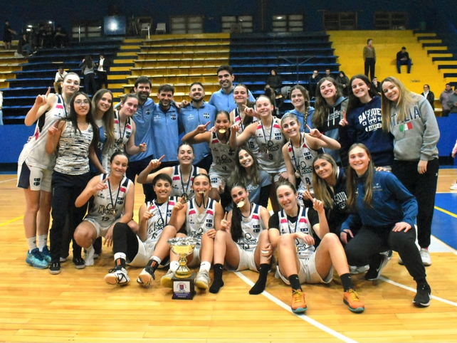 Náutico sigue en lo más alto del básquet femenino de Rosario.