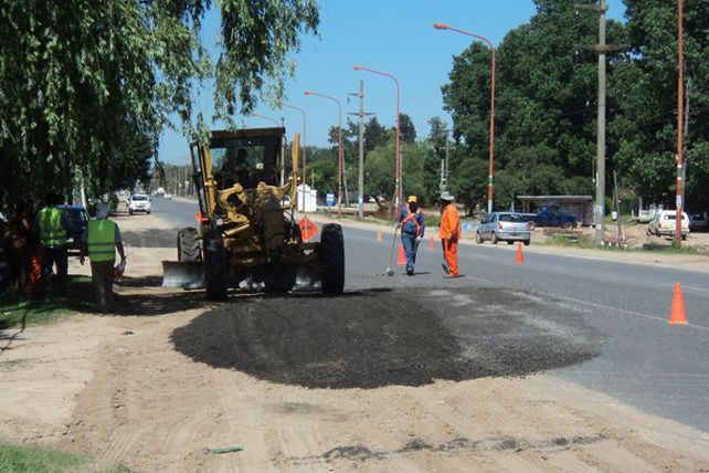 Tras los reclamos de vecinos de la R 1, volvieron las obras a la zona