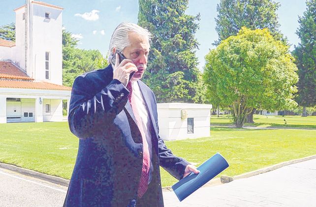 Presidente. Fernández utilizó Twitter para dar un mensaje de agradecimiento y de aliento frente a la pandemia.