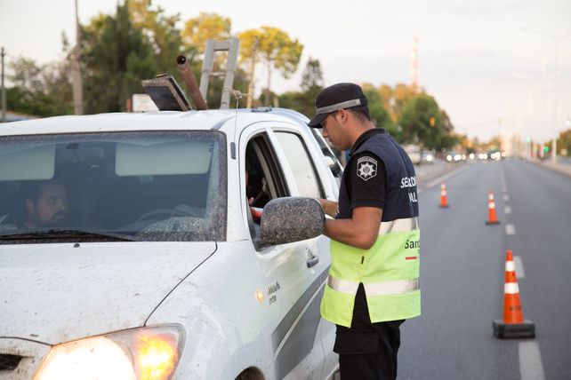 A soplar la pipeta. En Rosario el alcohol cero se aplica desde hace años. En la provincia aún no.