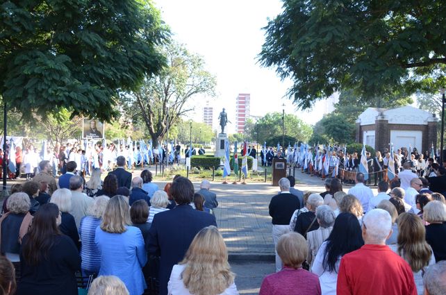 La ciudad Cuna de la Marcha de San Lorenzo celebró 139 años y homenajeó a los primeros pobladores.