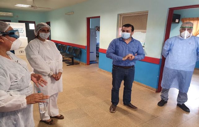 Covid-19. El gobernador Oscar Herrera Ahuad días atrás visita un hospital.