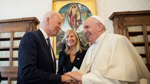 Francisco y Biden se encontraron en el Vaticano y hablaron casi dos horas
