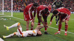 Un jugador se enganchó un dedo en un cartel y sufrió una grave lesión