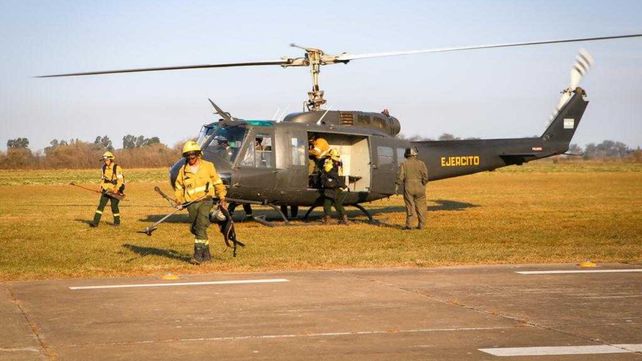 Delta del Paraná: ya operan 13 medios aéreos para combatir los incendios en las islas
