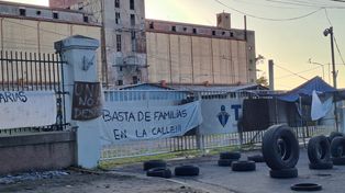 El conflicto laboral en el puerto duró más de un mes. Hubo acuerdo pero sigue la protesta de trabajadores que no fueron reincorporados.