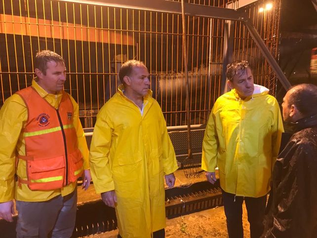 Jatón recorrió las estaciones de bombeo durante la tormenta