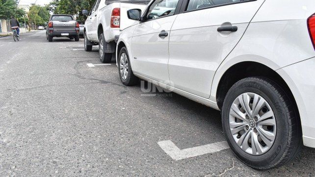 Nuevo sistema de estacionamiento medido: una aplicación indicará dónde hay lugar para estacionar en Santa Fe