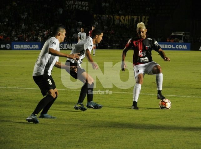 ¡Que pase el que sigue! Colón derrotó a Zamora y accedió a la segunda fase de la Sudamericana