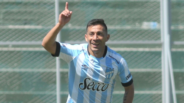 Unión: Bebe Acosta, el volante que pretende Azconzábal